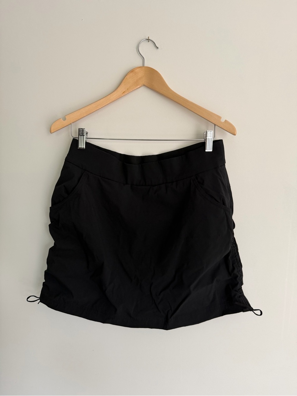 Columbia Black Skort | Omni-Shield | Built-In Shorts | Size Large - Picture 2 of 7